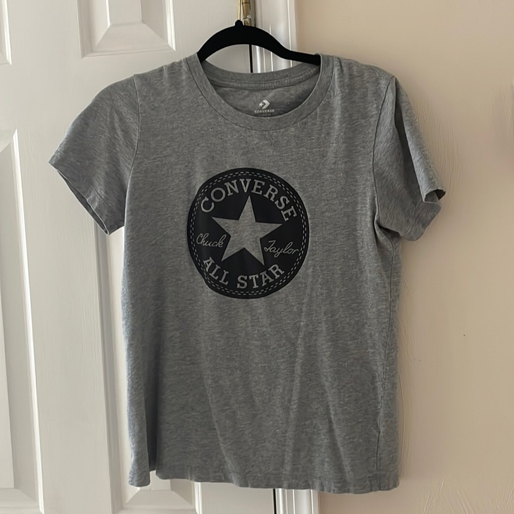 Juniors Medium Converse T-shirt